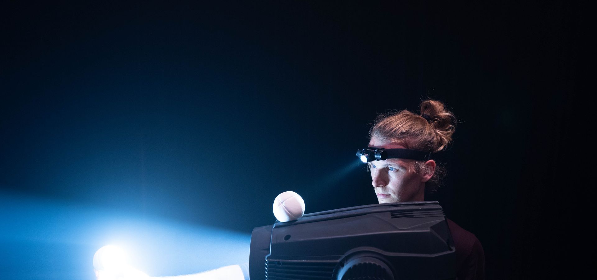 scènefoto Just the Moon - Close Call Company