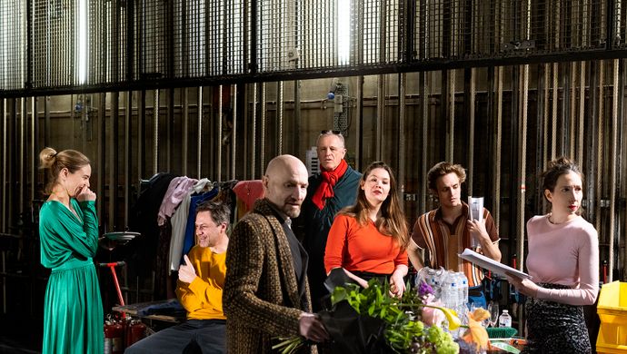 DE HOE: Opening Night