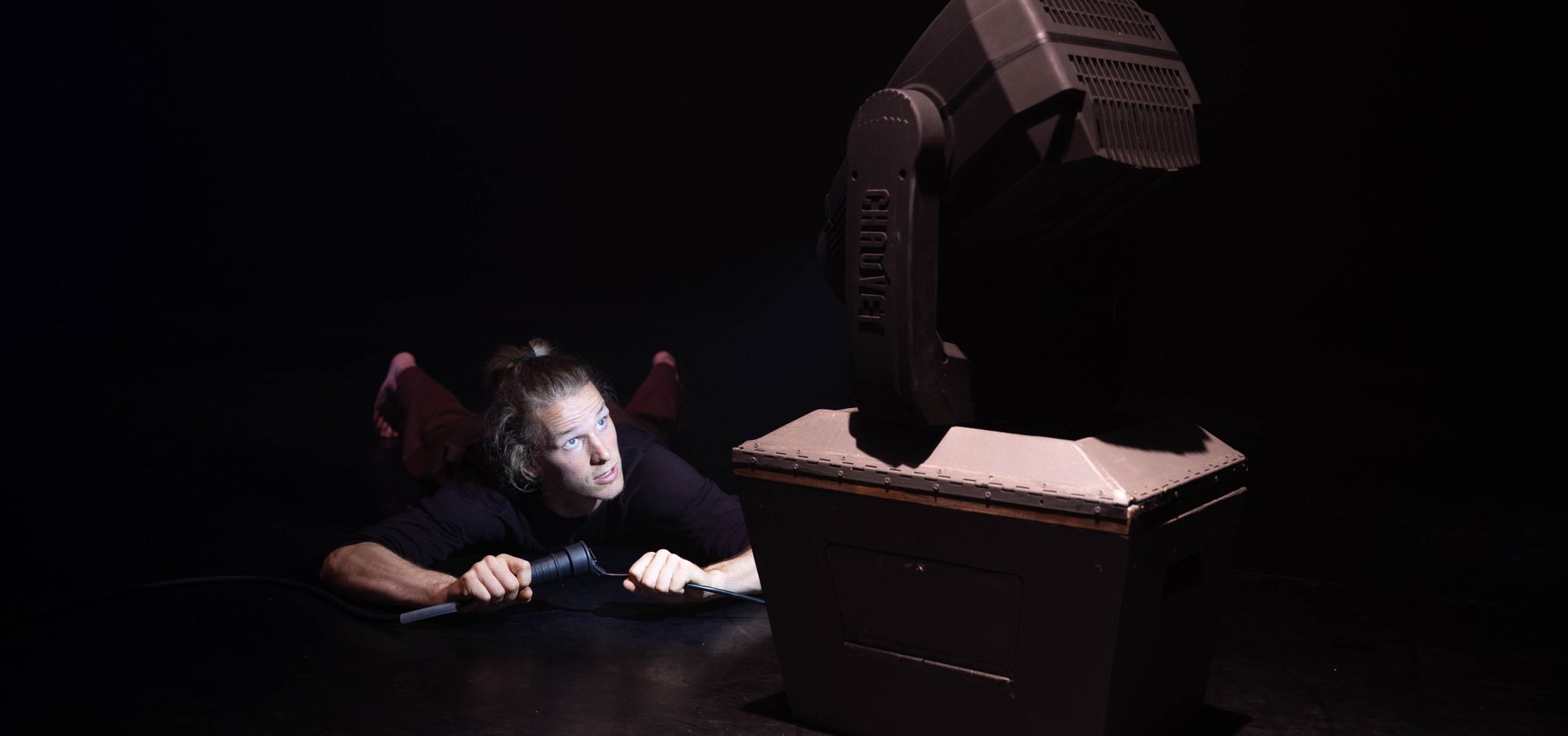 scènefoto Just the Moon - Close Call Company