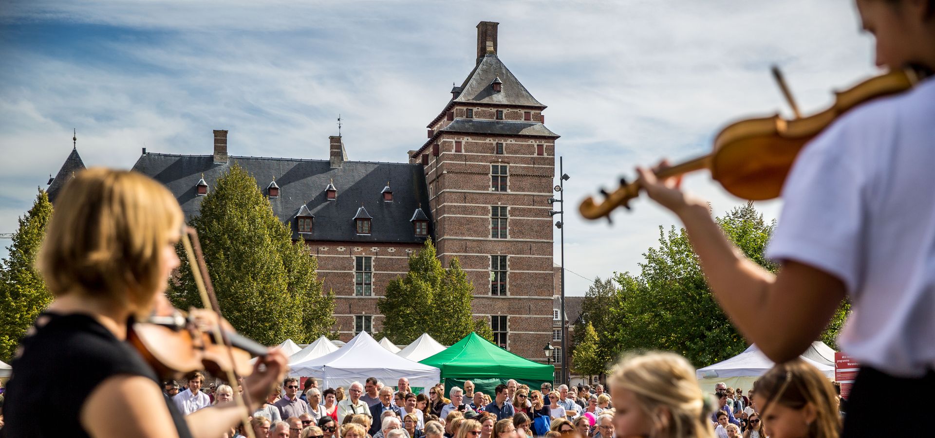 SAMWD op podium Cultuurmarkt
