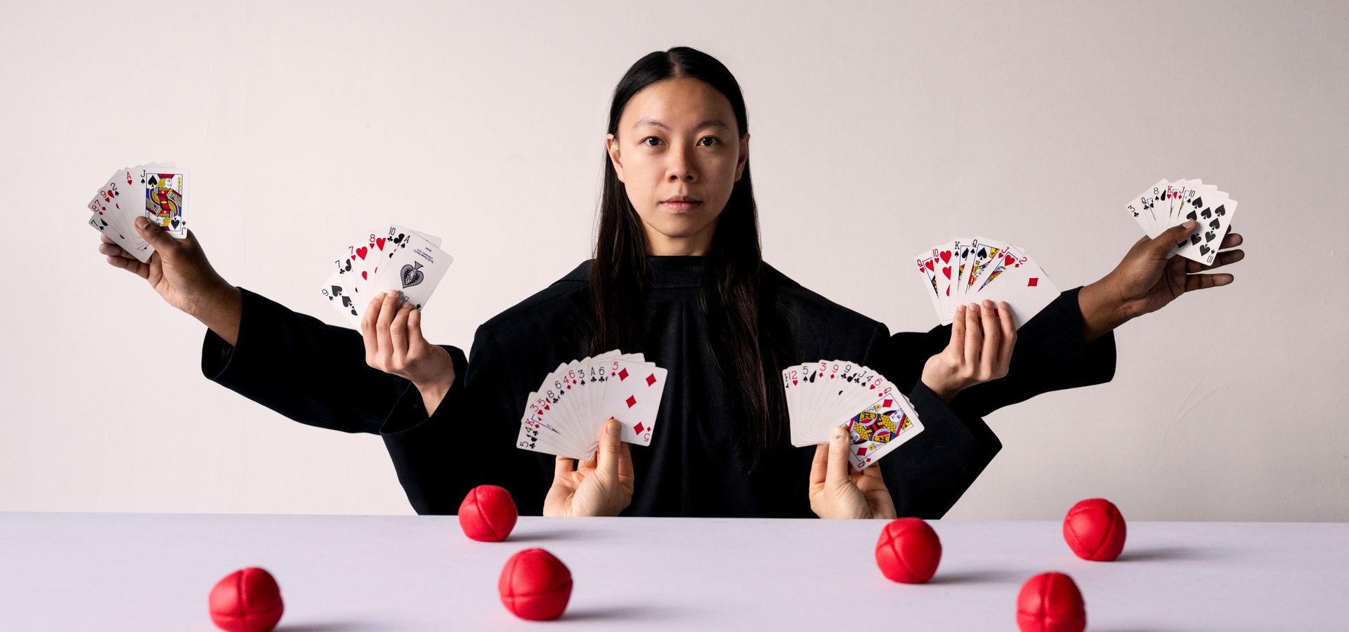 Gandini Juggling - Heka 