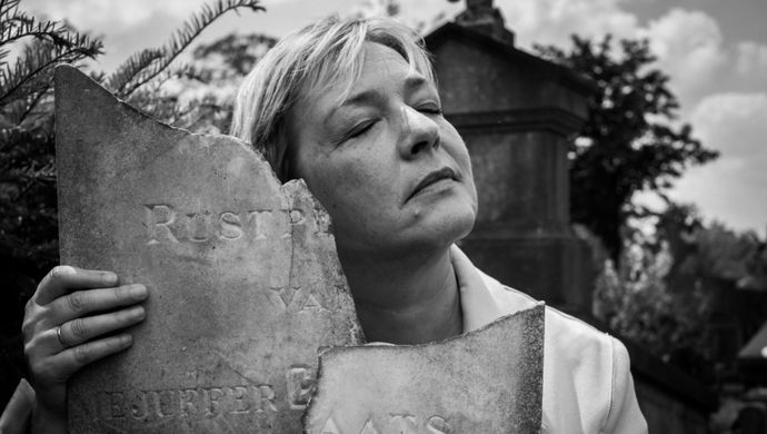 HETGEVOLG - promofoto Wit is altijd schoon -  Isabelle Van Hecke