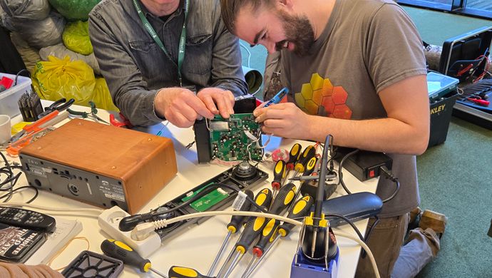 DINAMO - Repair Café