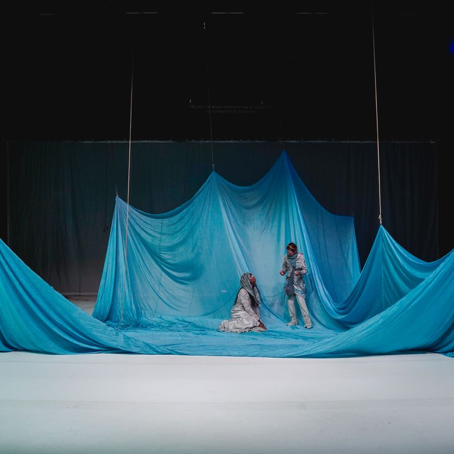 Bavo Buys & Malique Fye - scènefoto 'Planet Winter'