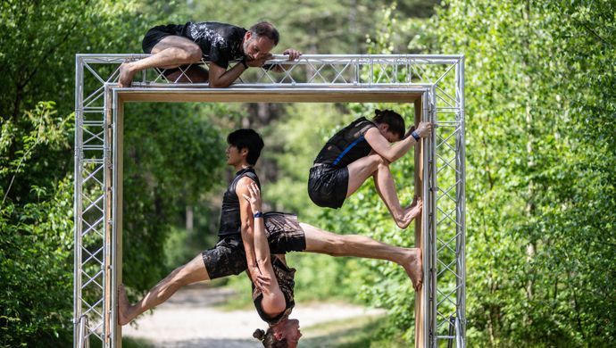 Alexander Vantournhout / Not Standing - Frames