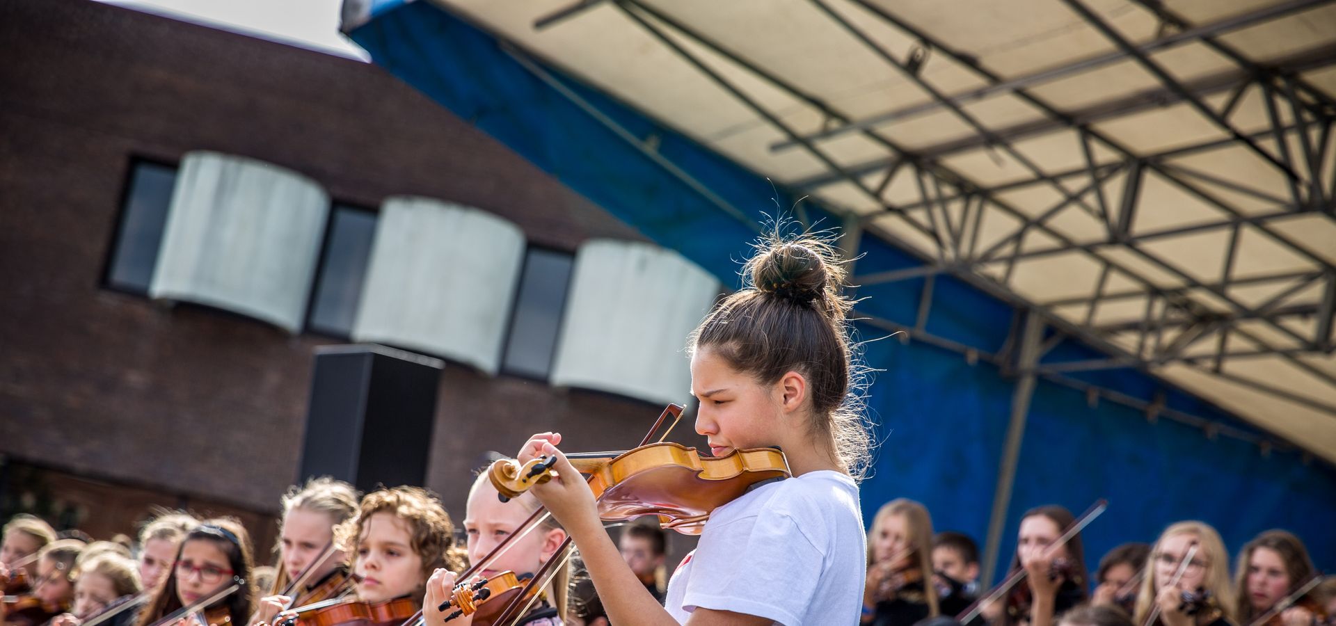 SAMWD op podium Cultuurmarkt