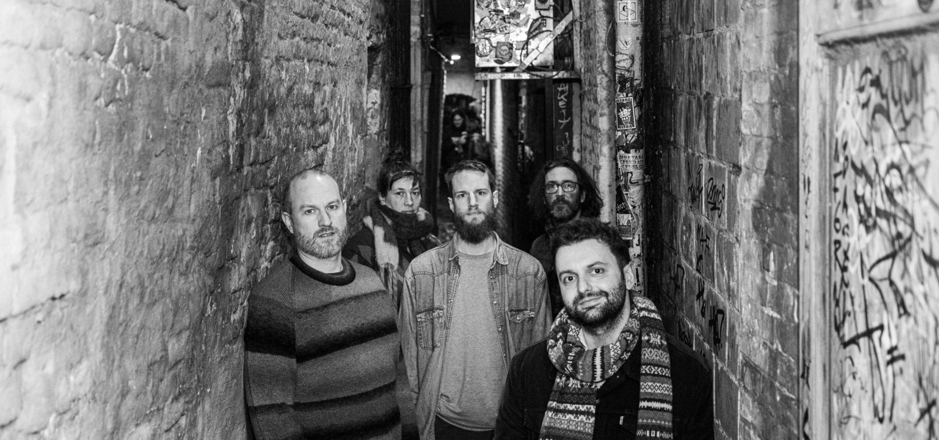 de band Frontier People
