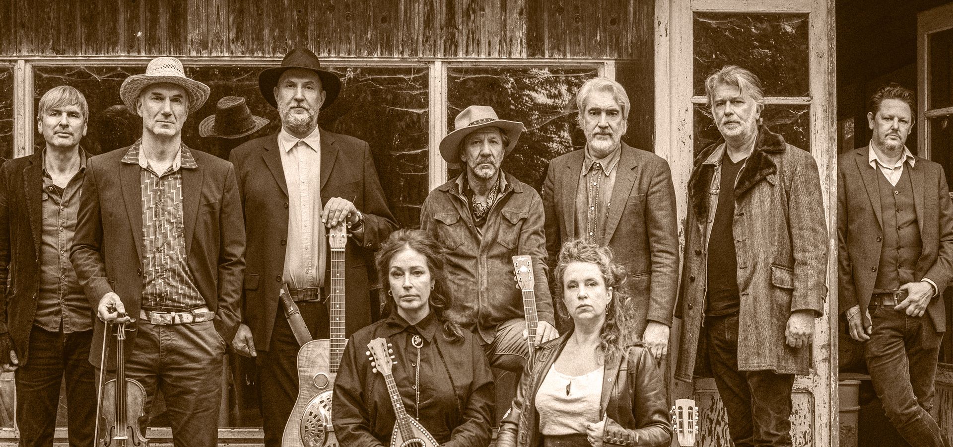 LeNoise featuring Nathalie Delcroix, Jorunn Bauweraerts (Laïs) en Jeroen Baert - A Journey Through the Past