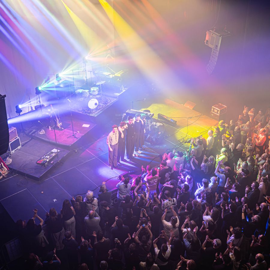 Dressed like boys begroet het publiek